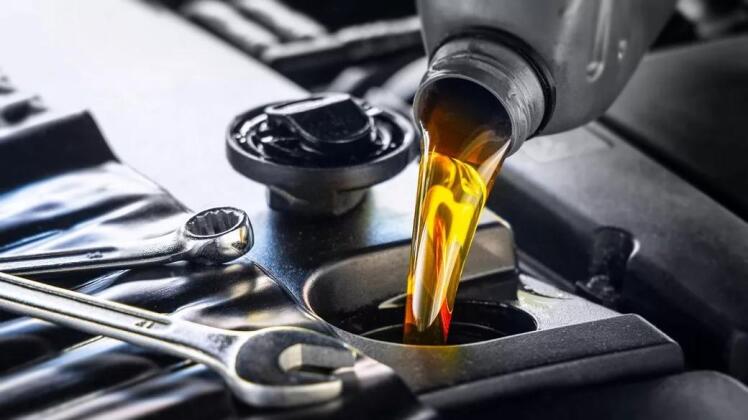 هر چند وقت یکبار روغن موتور عوض کنیم؟